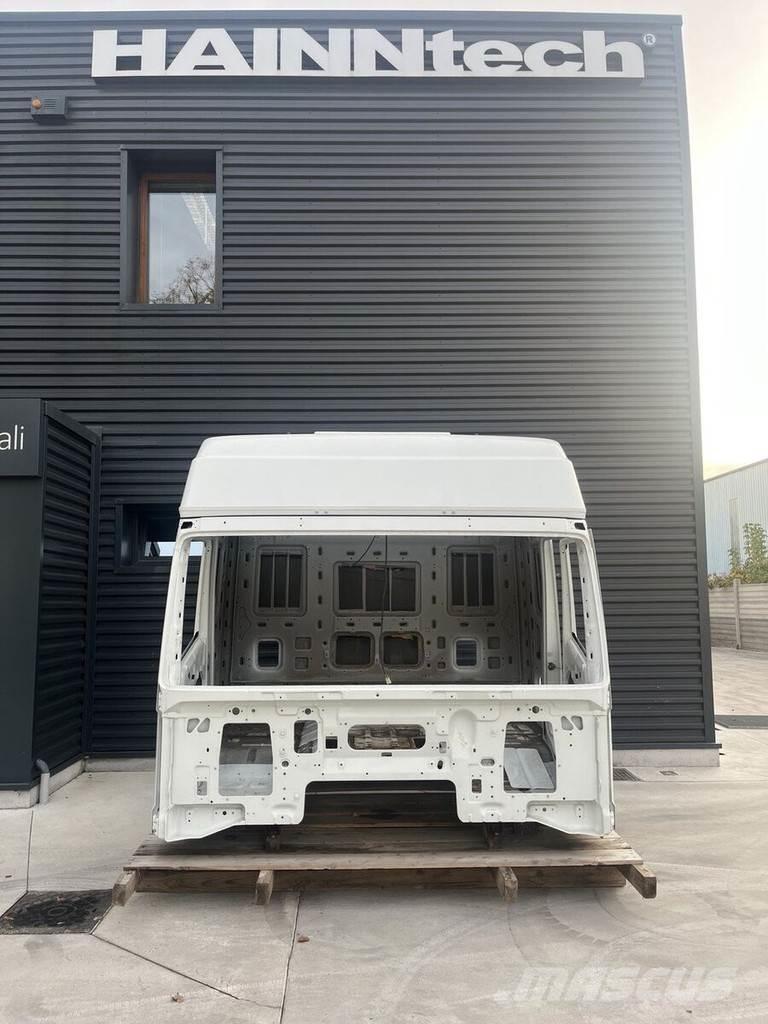 Iveco EUROSTAR 驾驶室与内部