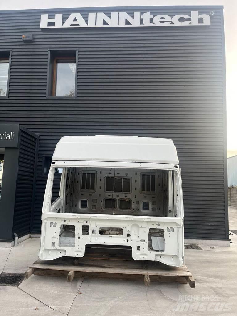 Iveco EUROSTAR 驾驶室与内部