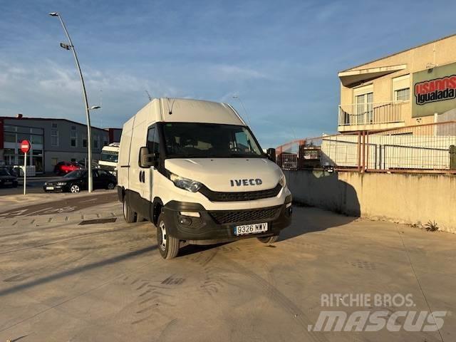 Iveco 35C 12 大型面包车
