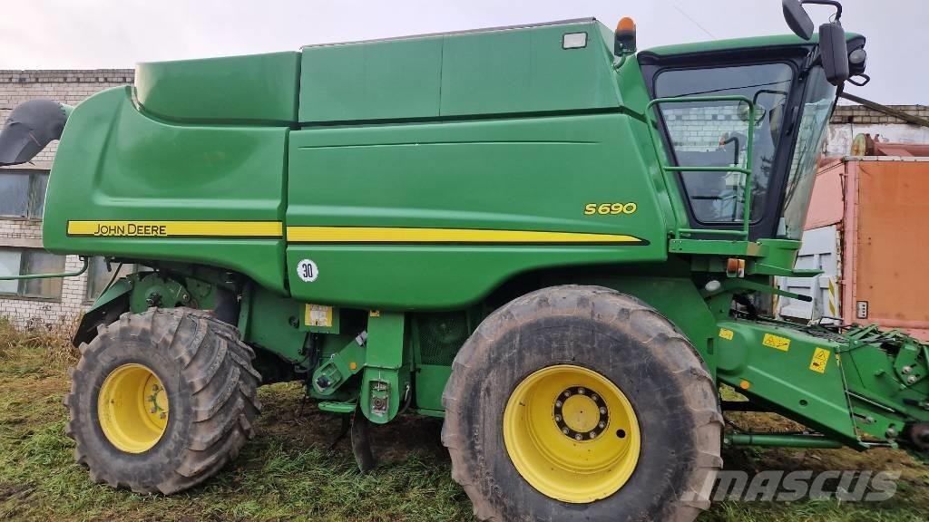 John Deere S 690 联合收割机