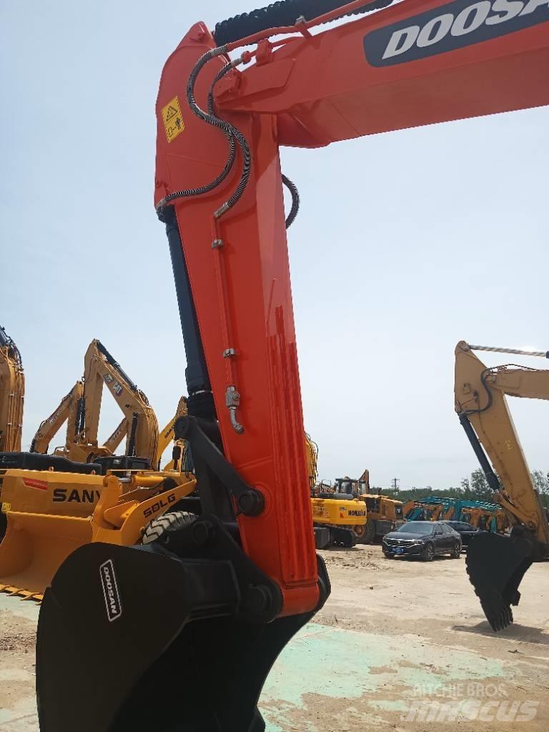 Doosan DX 225 LCA 履带挖掘机