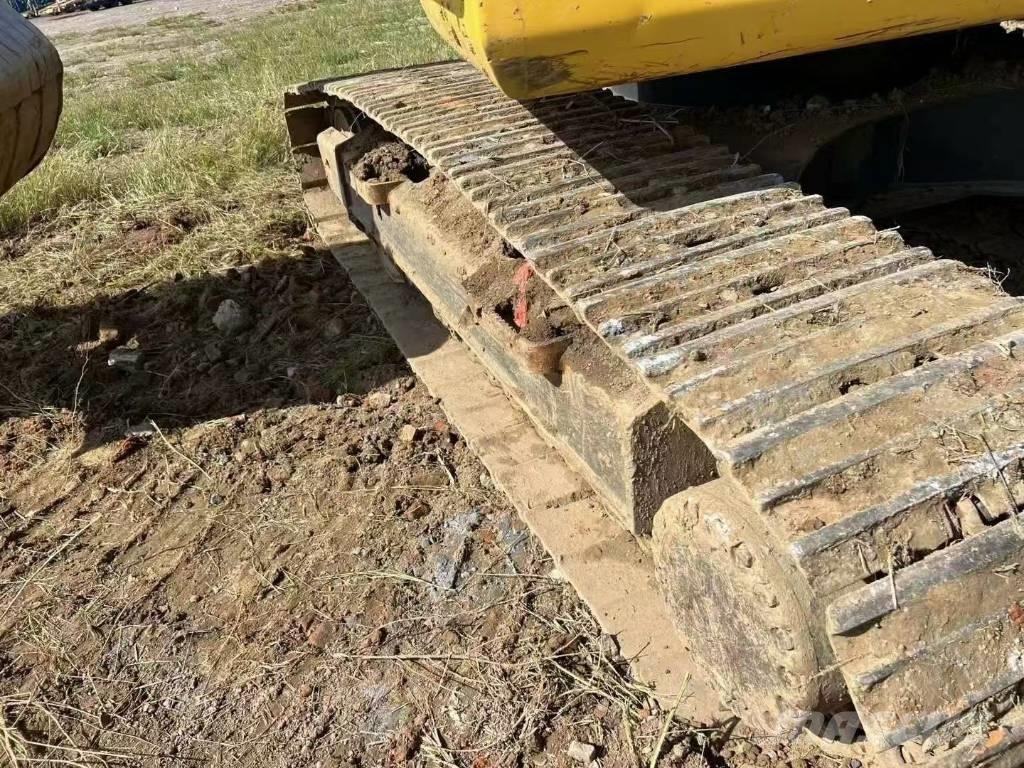 Komatsu PC 200 履带挖掘机