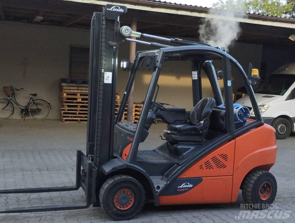 Linde H 25 T - 02 天然气叉车