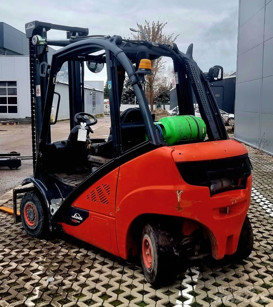 Linde H 25 T - 02 天然气叉车