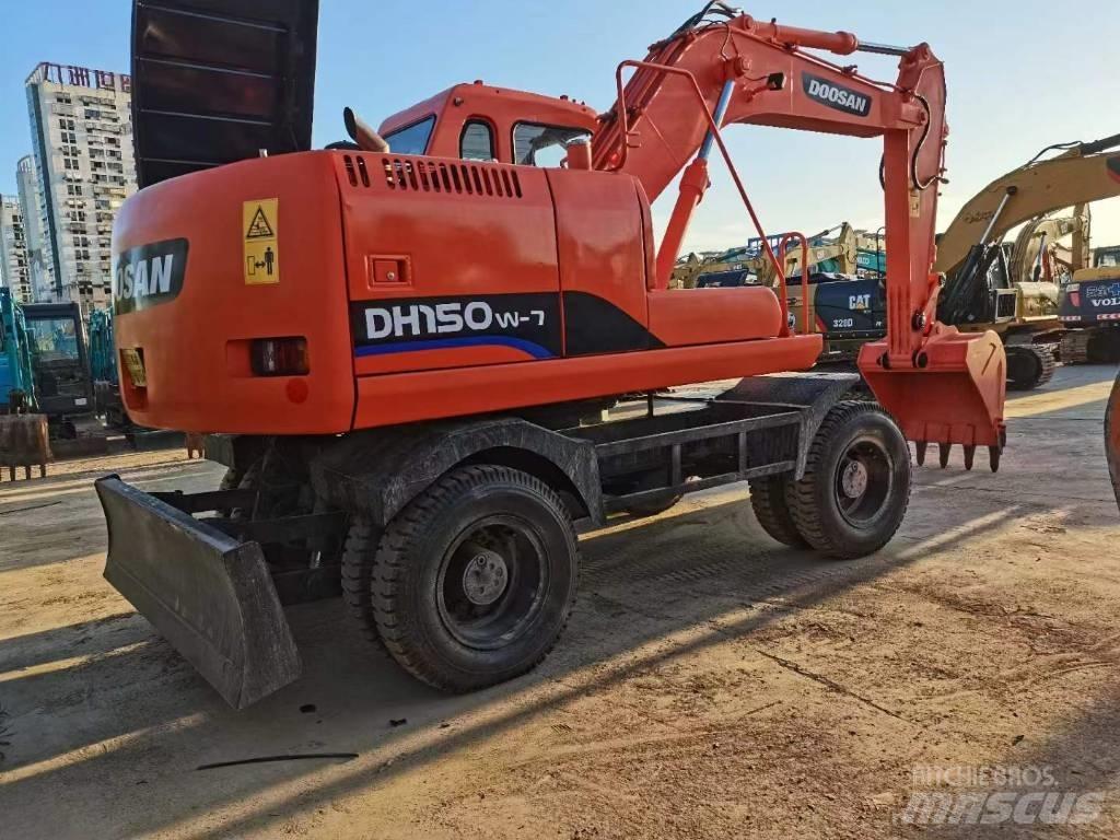 Doosan 150 W-7 轮式挖掘机