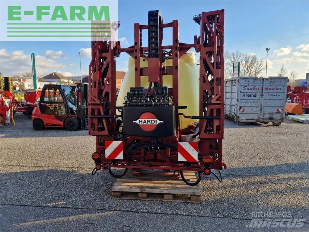 Hardi Mega 12 牵引式喷雾机