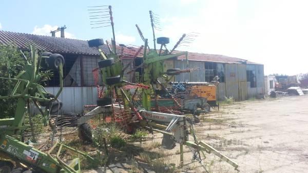 CLAAS 780 Liner 犁耙和摊草机