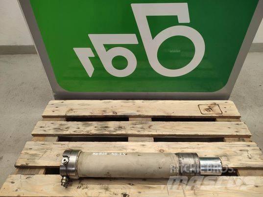 Merlo 40.25  actuator 吊杆和铲斗