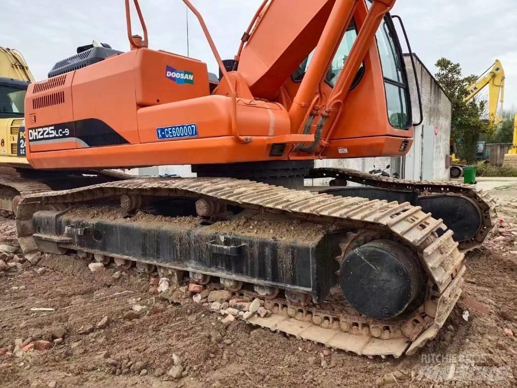 Doosan DX 225LC-9C 履带挖掘机
