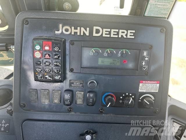 John Deere 410 K 反铲装载机