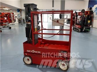 SkyJack SJ 12 客货电梯