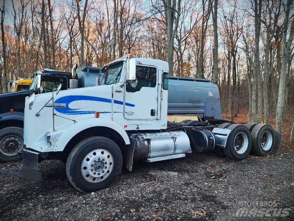 Kenworth T 800 B 牵引车