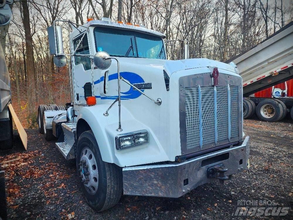 Kenworth T 800 B 牵引车