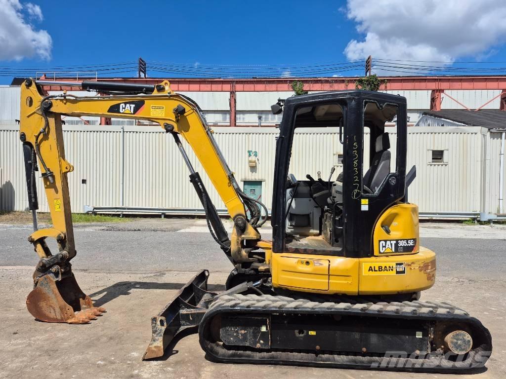 CAT 305.5 小型挖掘机