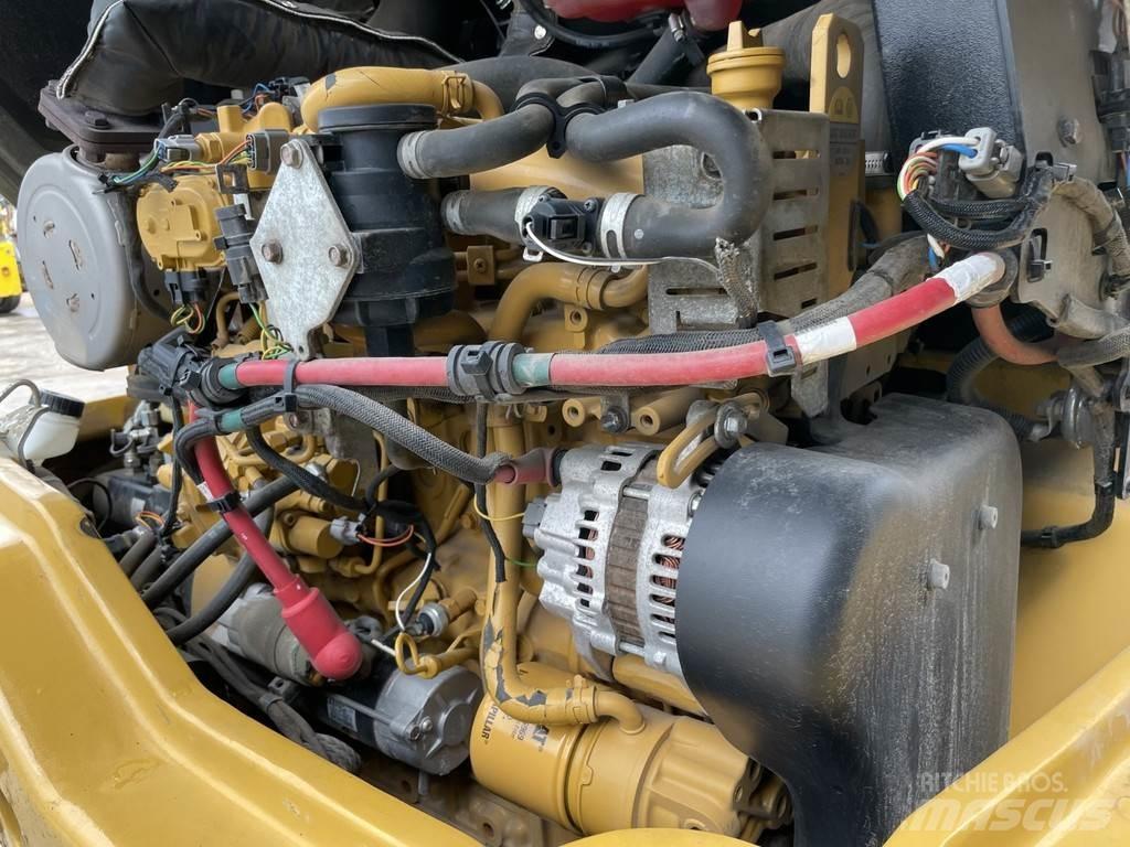CAT 907M 轮式装载机