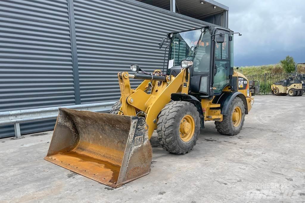 CAT 907M 轮式装载机