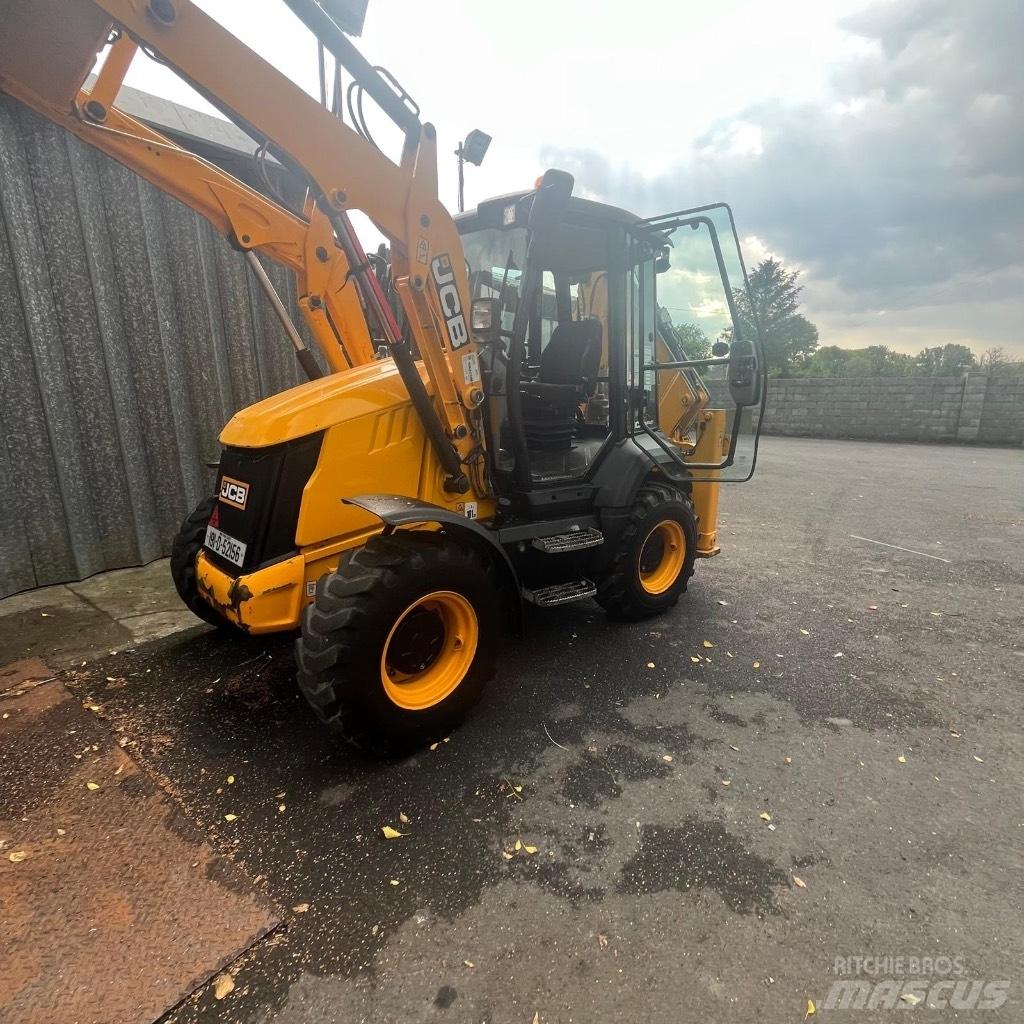 JCB 3CX Compact 反铲装载机