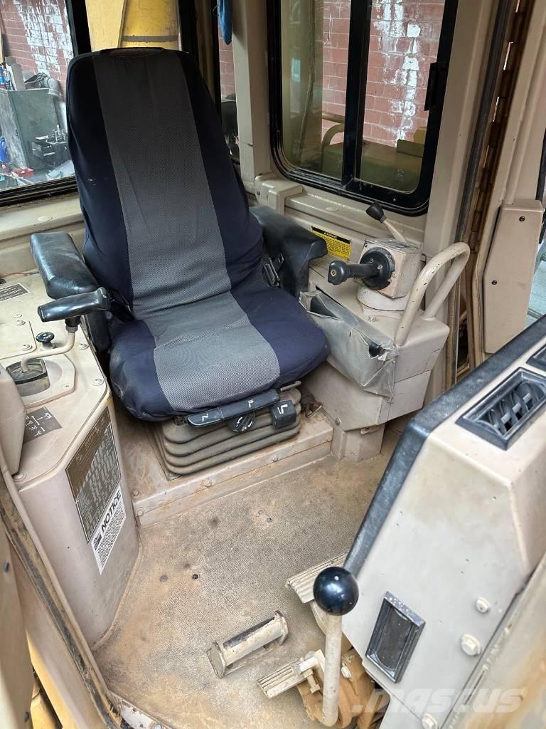 CAT D 6 H II 履带式推土机