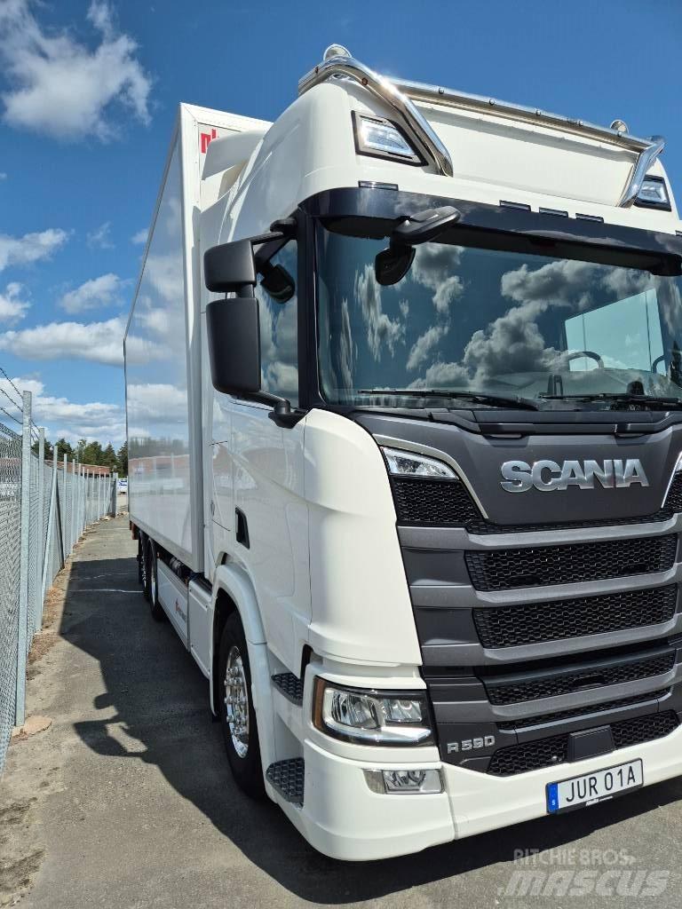 Scania R 590 厢式货车