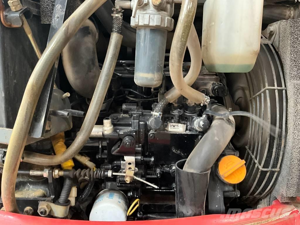 Takeuchi TB 215 R 小型挖掘机