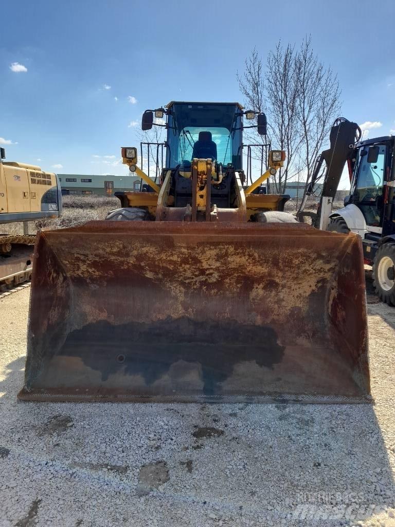 Komatsu WA 380-6 轮式装载机