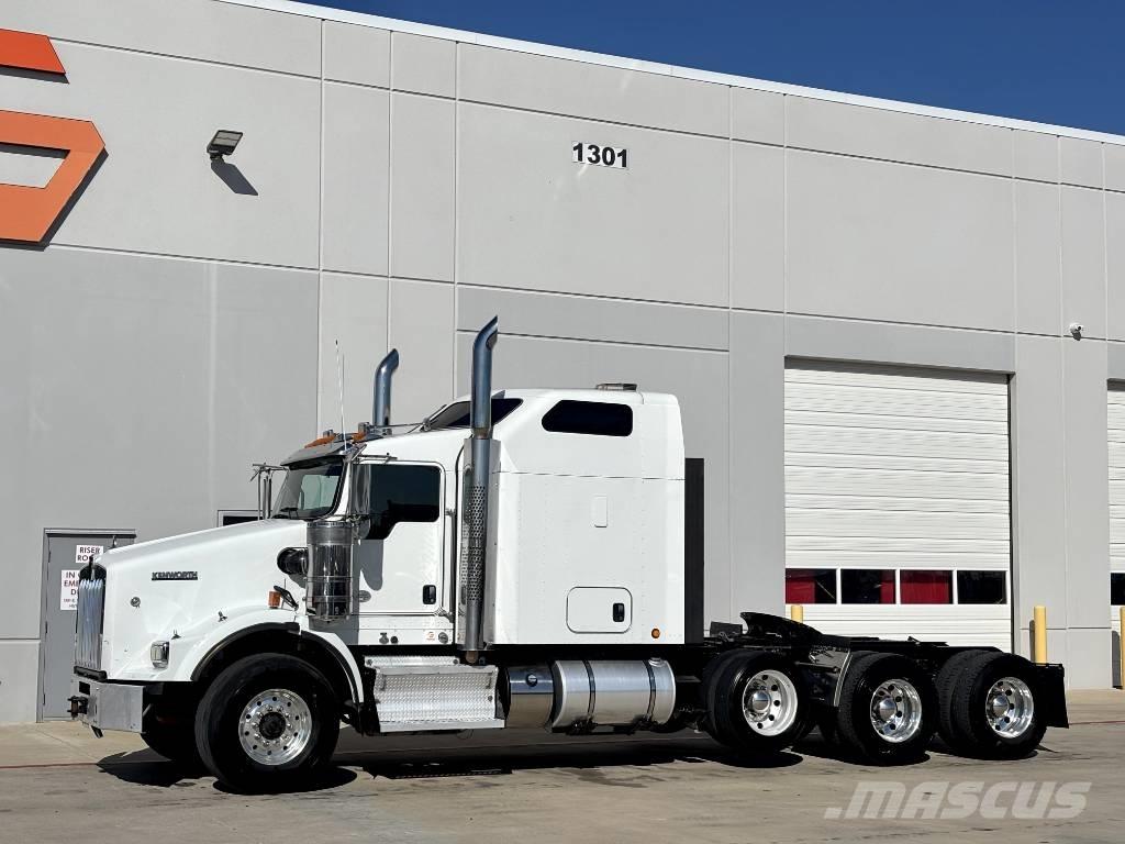 Kenworth T 800 牵引车