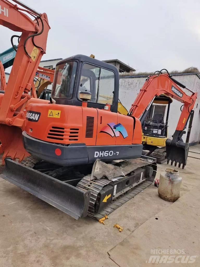 Doosan DH 60-7 小型挖掘机
