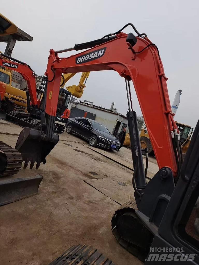 Doosan DH 60-7 小型挖掘机