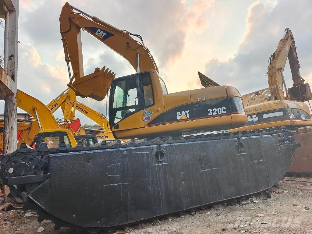 CAT 320 C 水陆两栖挖掘机