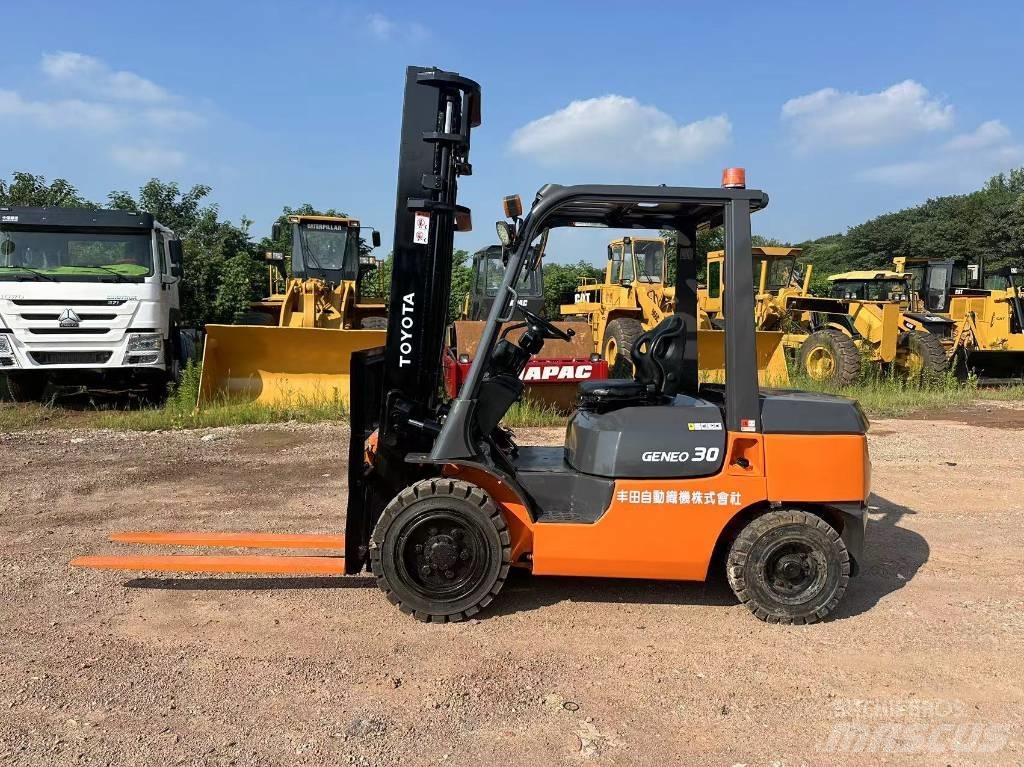 Toyota 30 Forklift 柴油叉车