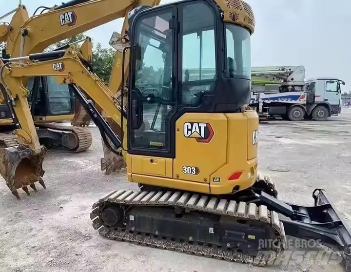CAT 303 CR 小型挖掘机