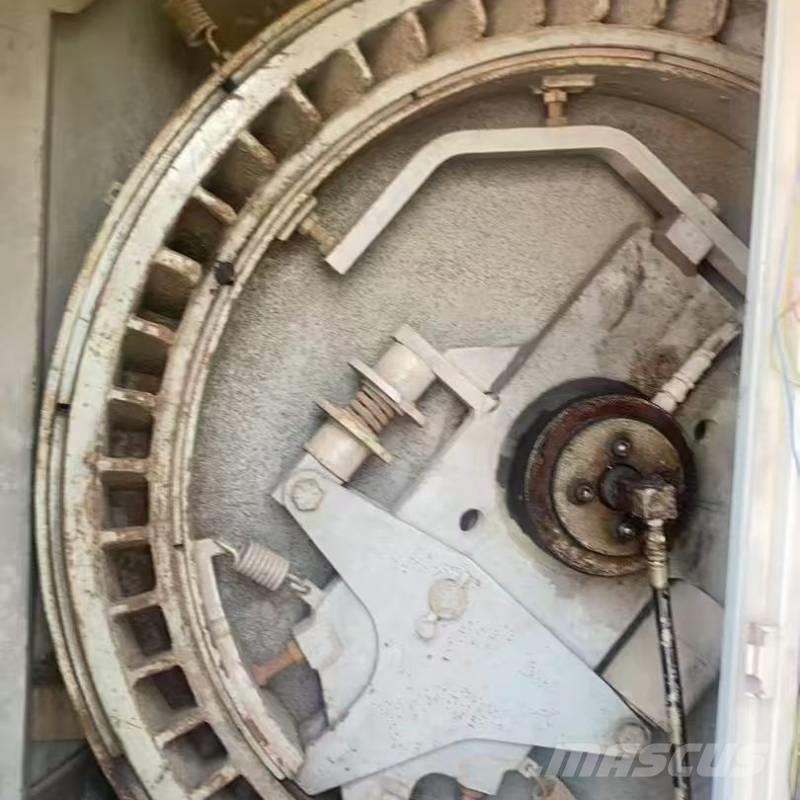 Kobelco 7150 履带起重机