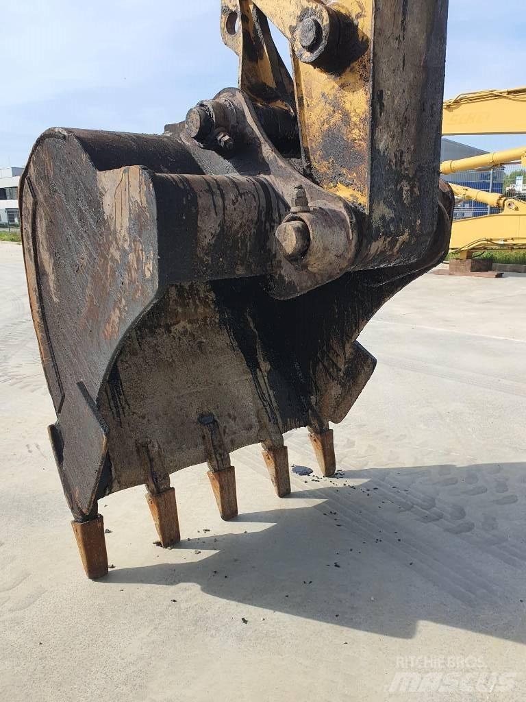 CAT M 318 轮式挖掘机