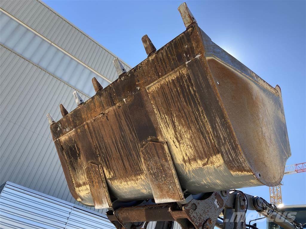 Liebherr L 546 轮式装载机