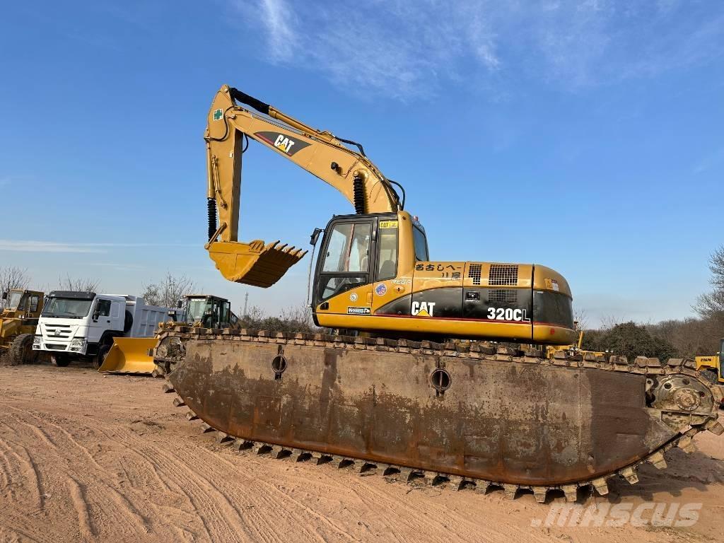 CAT 320CL 水陆两栖挖掘机