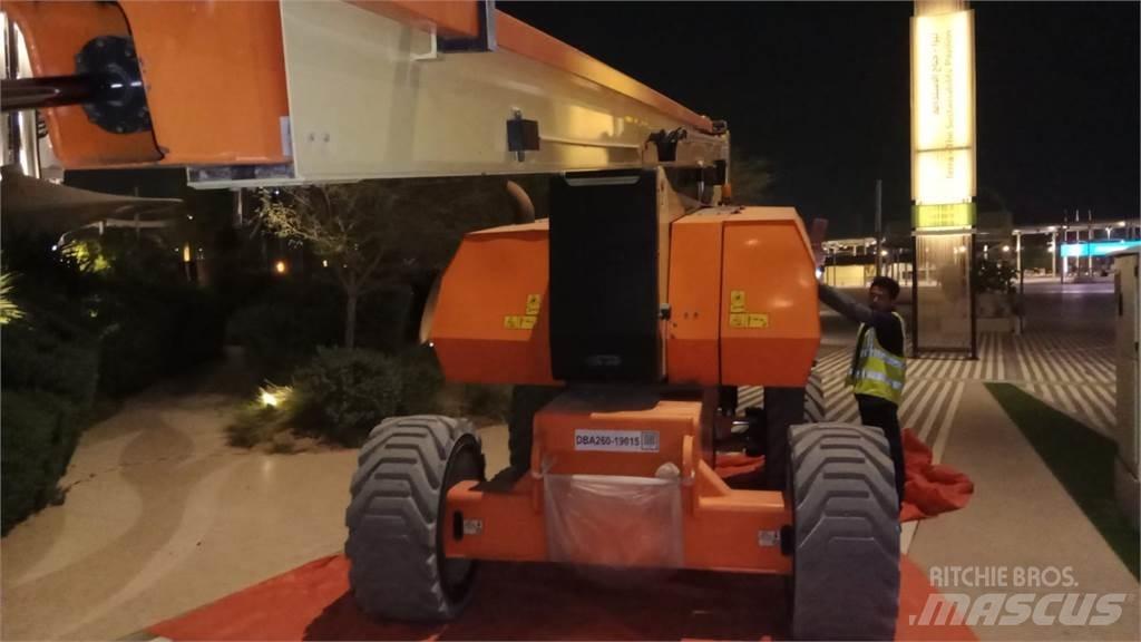 JLG 800AJ 曲臂高空工作平台