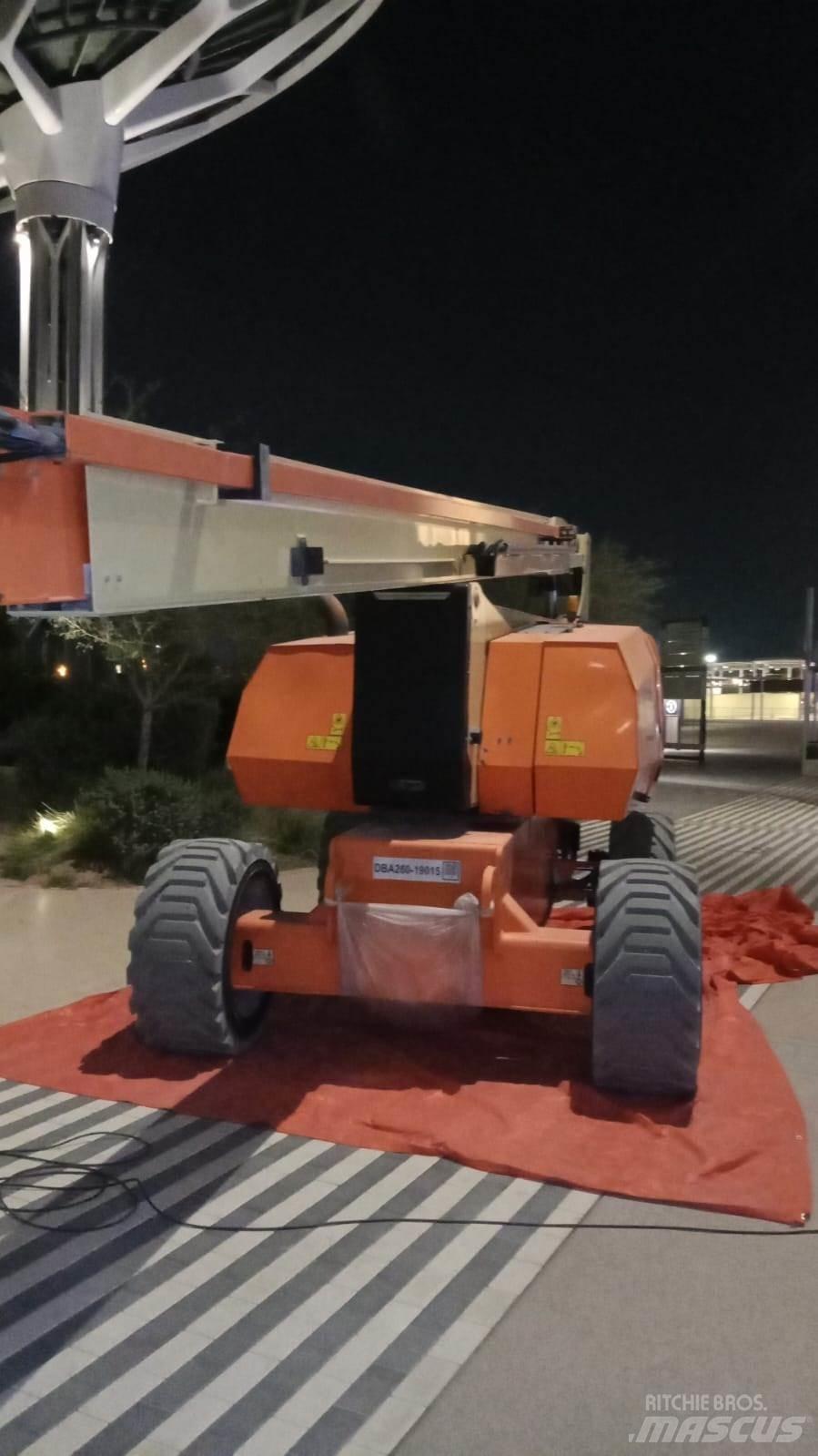 JLG 800AJ 曲臂高空工作平台