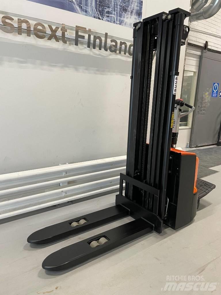 Rocla SPE12 行走式堆垛机