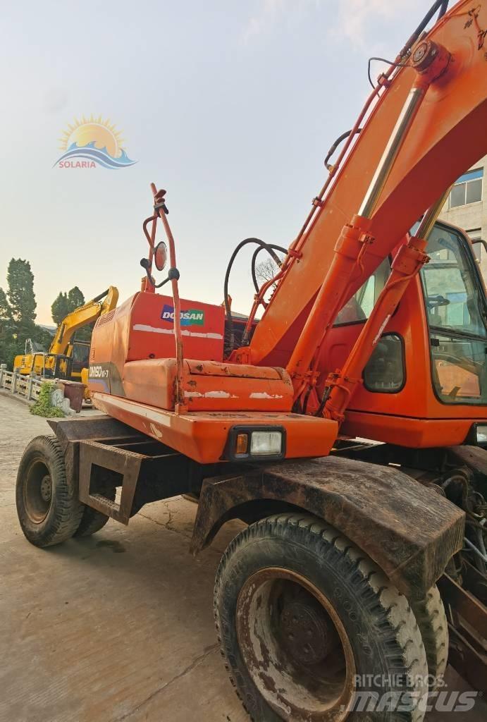 Doosan 150 W-7 轮式挖掘机