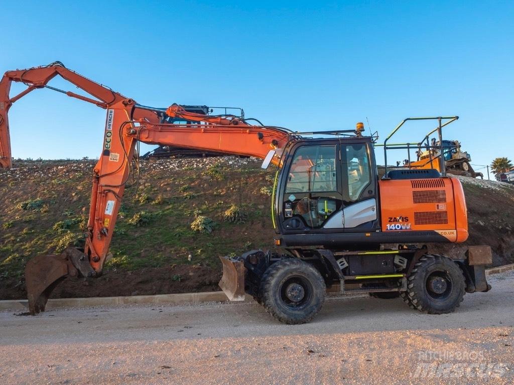 Hitachi 140W 轮式挖掘机