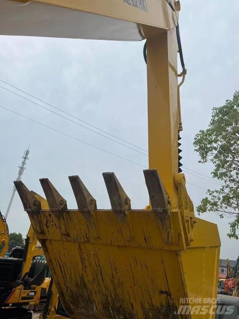 Komatsu PC70-8 履带挖掘机