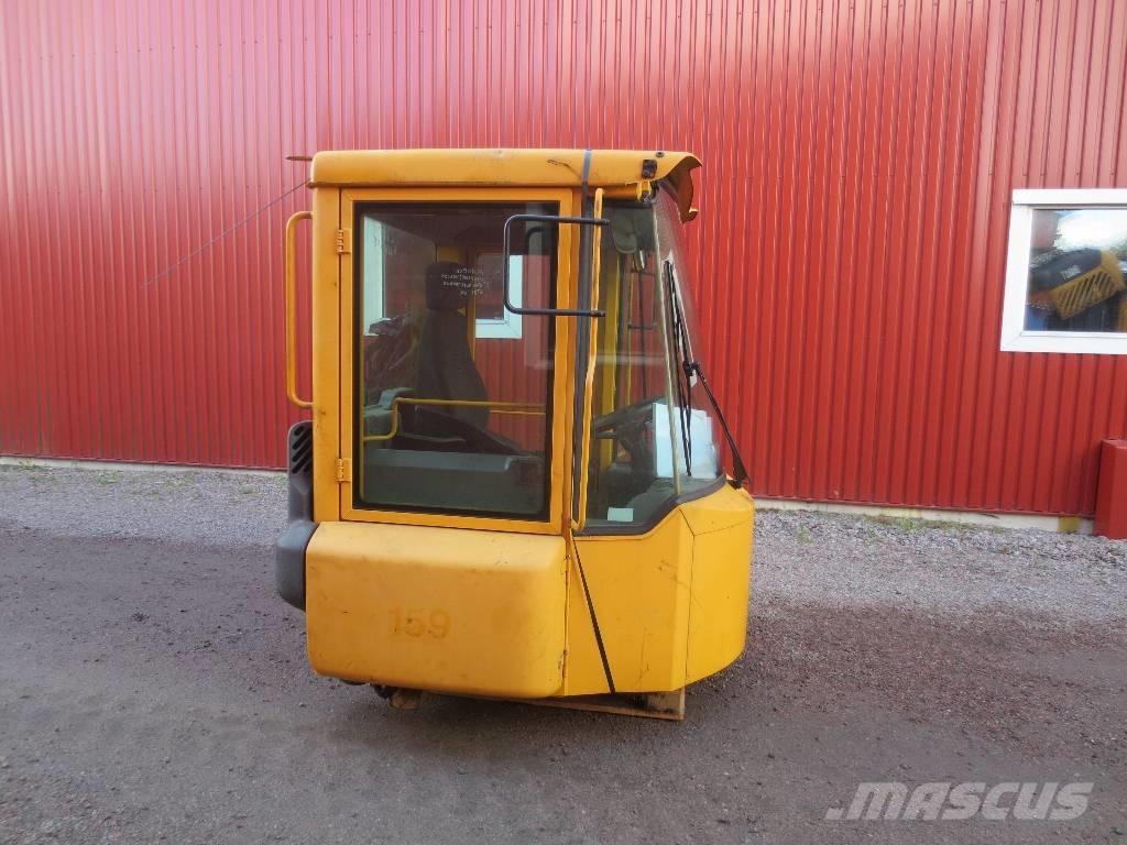 Volvo L 180 D 驾驶室与内部