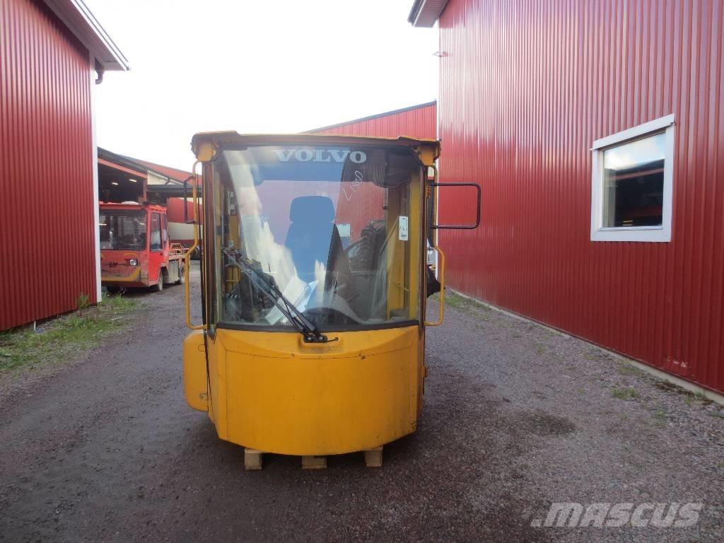 Volvo L 180 D 驾驶室与内部