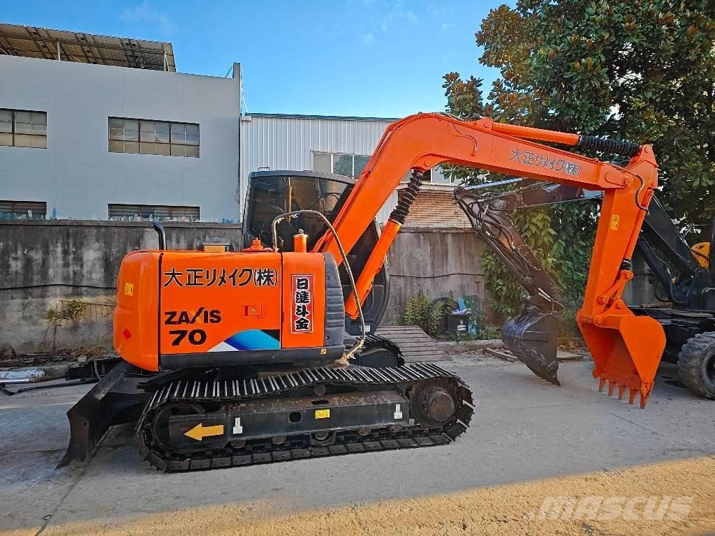 Hitachi ZX 70 中型挖掘机
