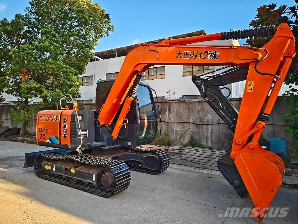 Hitachi ZX 70 中型挖掘机