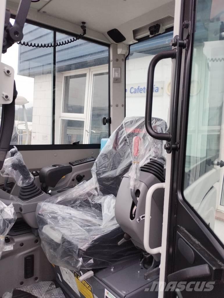 Takeuchi TB 325 R 小型挖掘机