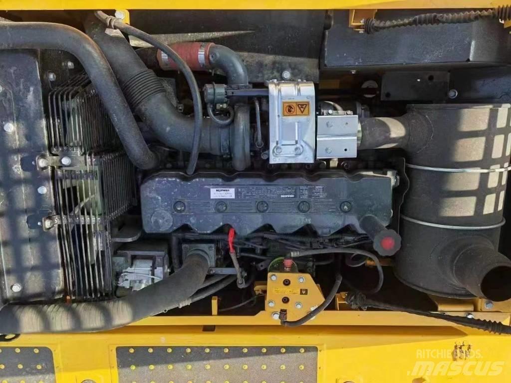 Komatsu PC 200 履带挖掘机