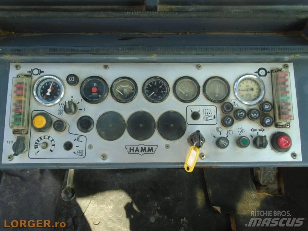 Hamm GRW 18 胶轮压路机