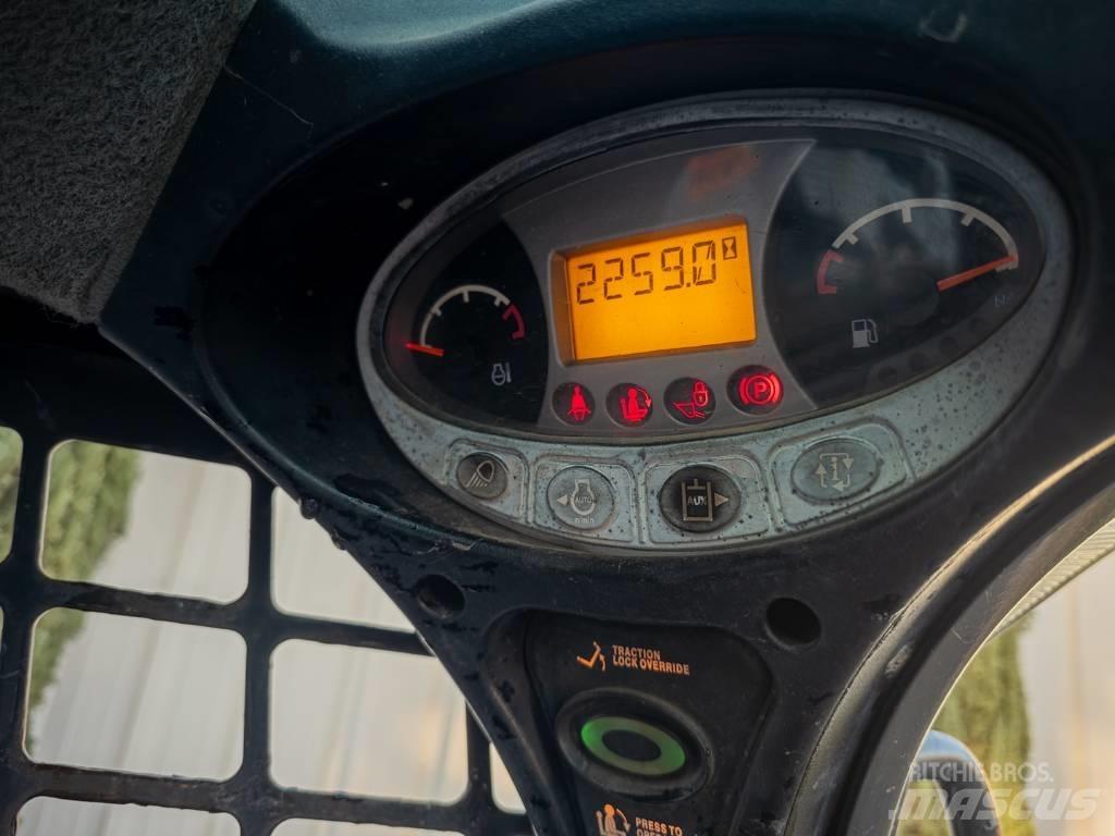 Bobcat T 650 滑移装载机