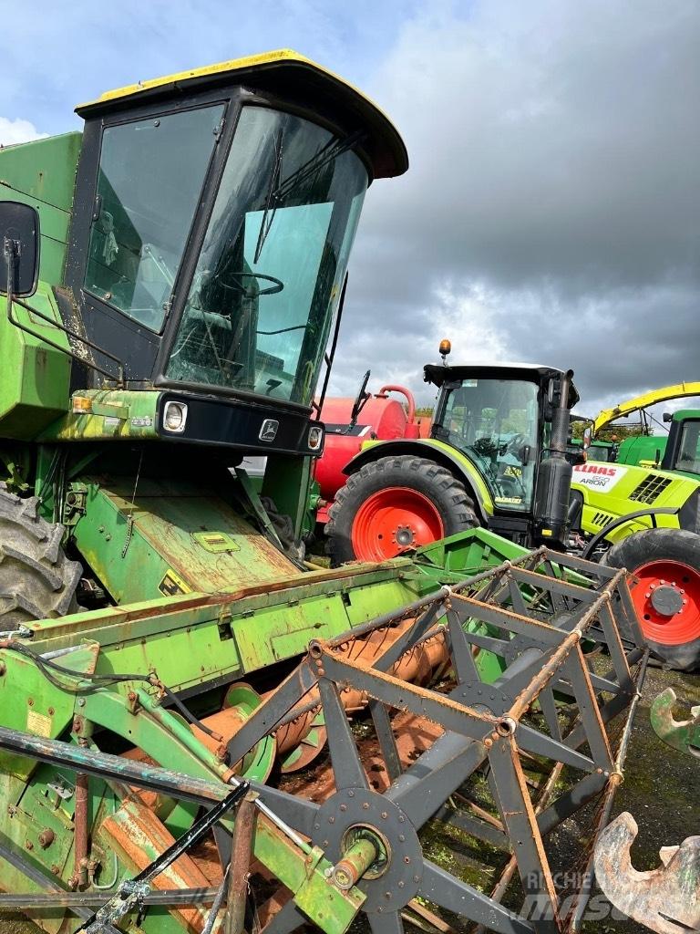 John Deere 1055 联合收割机